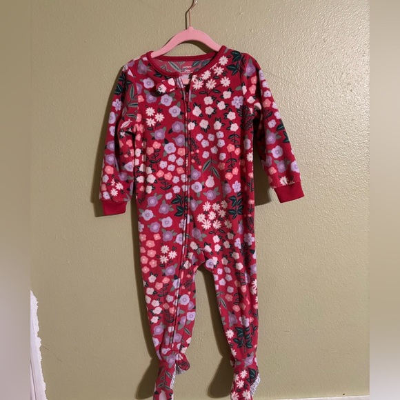 Pajamas Bundle once pieces  24 M
1 carters  2 Jessica simpson - Picture 3 of 12